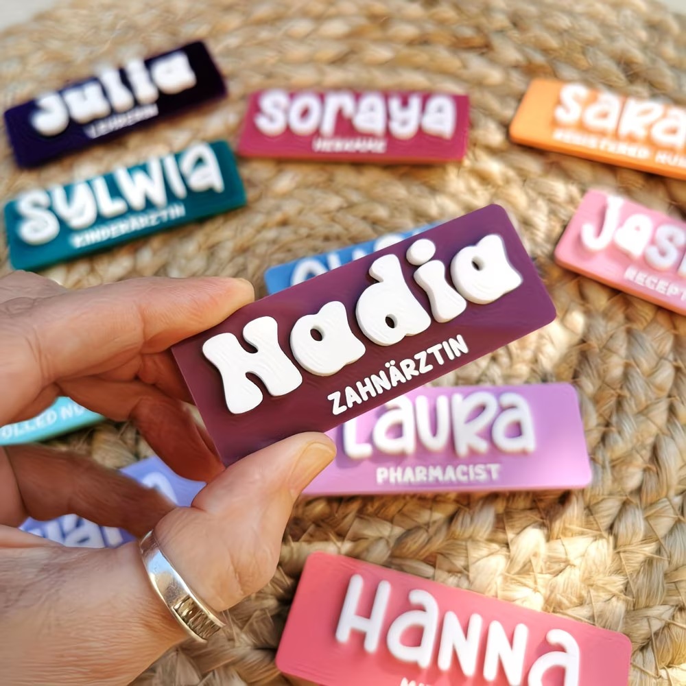 Personalized Name Brooch Badge - Embroidery Texture recension och pris