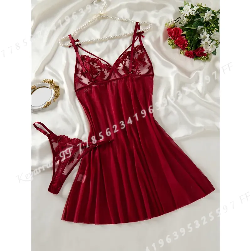 Wine Red Women's Country Style - Embroidery Design Free recension och pris