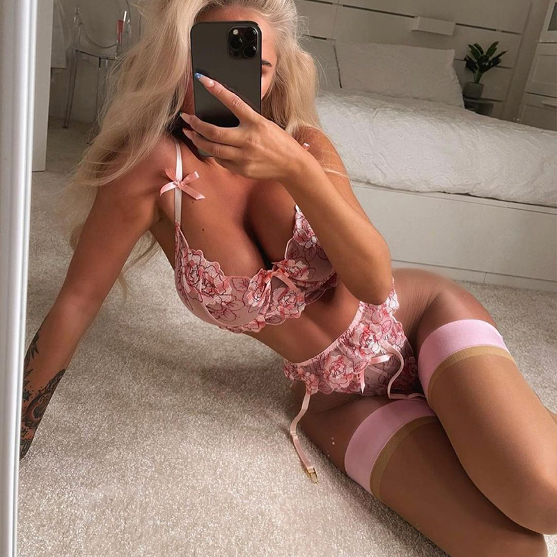 New Sexy Floral Embroidery Lin - Embroidery Set recension och pris