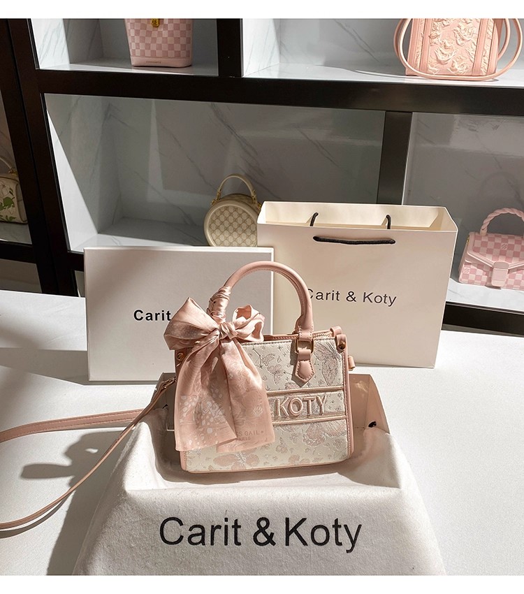 Luxury Embroidery Casual Tote  - Embroidery Texture recension och pris