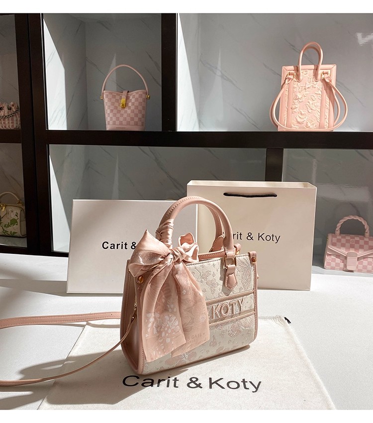 Luxury Embroidery Casual Tote  - Embroidery Texture recension och pris