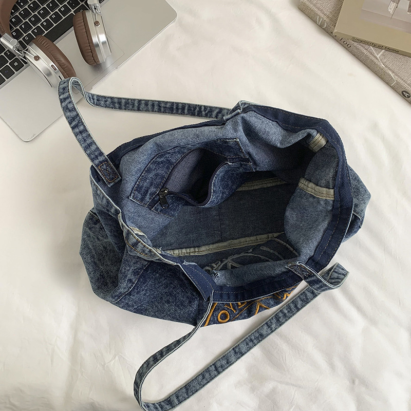 Retro Denim Tote Bag for Women - Embroidery Class recension och pris
